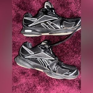 Women’s Reebok size 8 tennis shoes Saucony 7.5